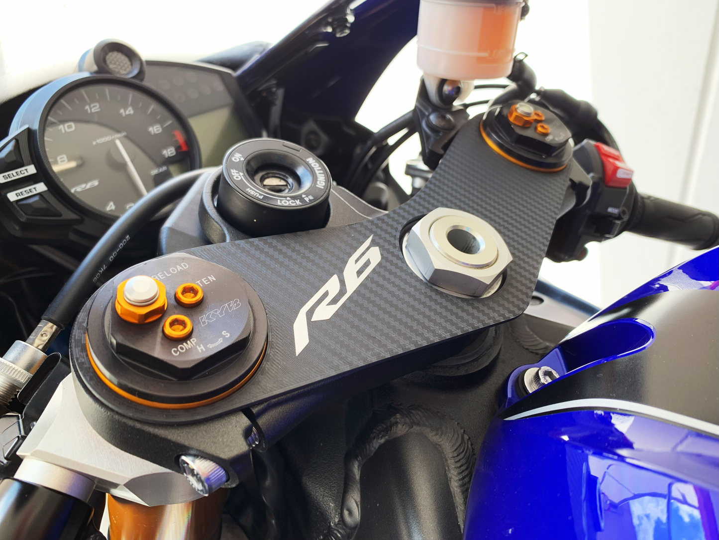 PROTEZIONE PIASTRA DI STERZO YAMAHA R6 2006 - 2020 - Carbon look