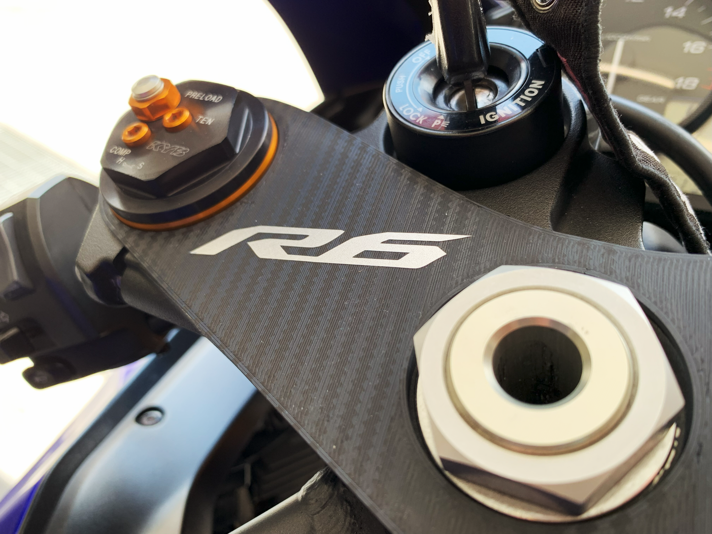 PROTEZIONE PIASTRA DI STERZO YAMAHA R6 2006 - 2020 - Carbon look